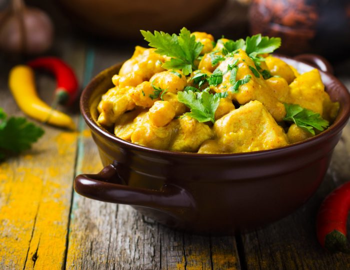 Spicy chicken and chickpeas curry